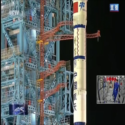 心懷山海，眼有星辰